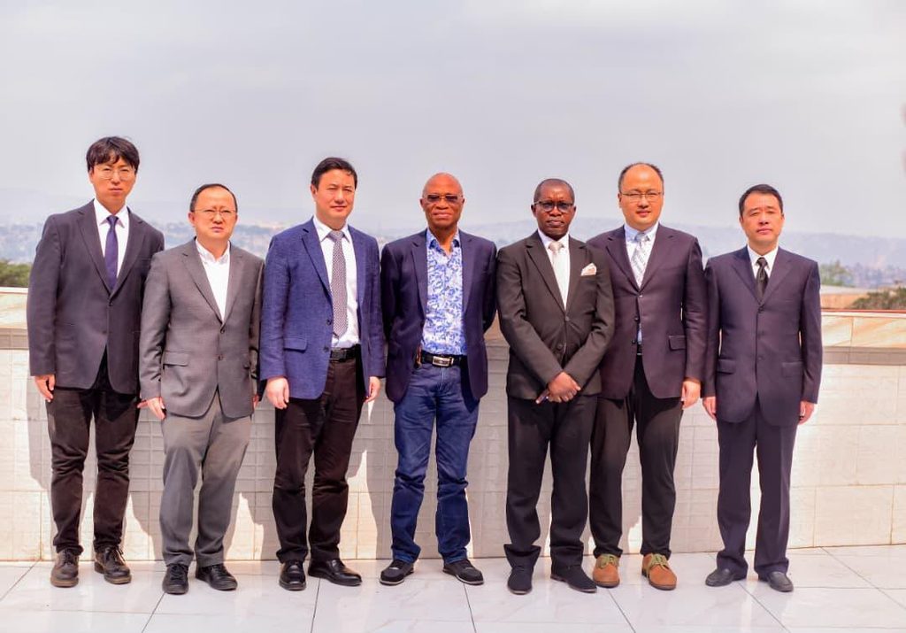 International cooperation : Third Chinese medical mission supporting the Ebola reponse receved by the rector of the University of Kinshasa International cooperation : Third Chinese medical mission supporting the Ebola reponse receved by the rector of the University of Kinshasa